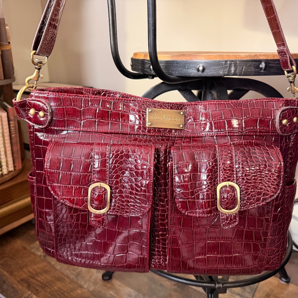 📸 Kelly Moore Croc Camera Bag – Burgundy Faux Leather w/ Removable Inserts
